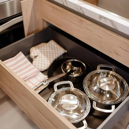 Urban Jasmine * سالونيك